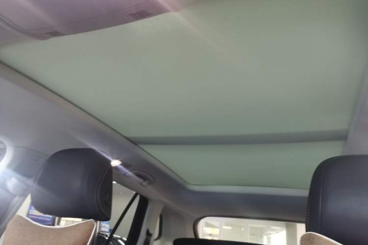 Used Volkswagen Tayron 2021 330TSI Two-Wheel Drive Luxury Smart Connectivity Version Headliner