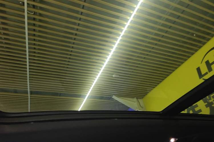 Used Volkswagen Tayron 2021 380TSI All-Wheel Drive R-Line Connected Version Headliner