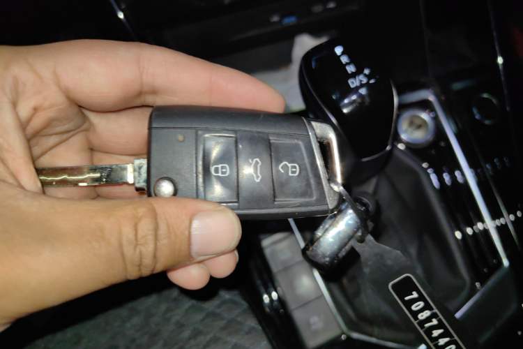 Used Volkswagen Tayron 2021 330TSI Two-Wheel Drive Luxury Connected Version Plus Interior 1