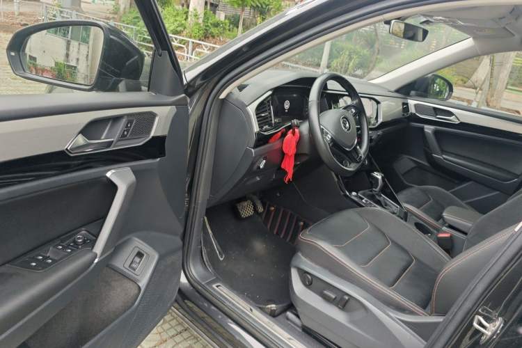 Used Volkswagen Tayron 2021 330TSI Two-Wheel Drive 30th Anniversary Edition Interior 3