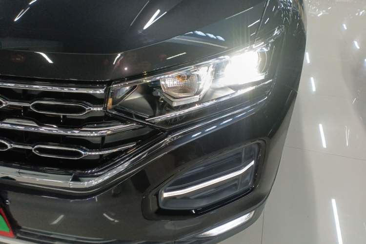Used Volkswagen Tayron 2021 330TSI Two-Wheel-Drive 3rd Anniversary Limited Edition Left Front Headlight