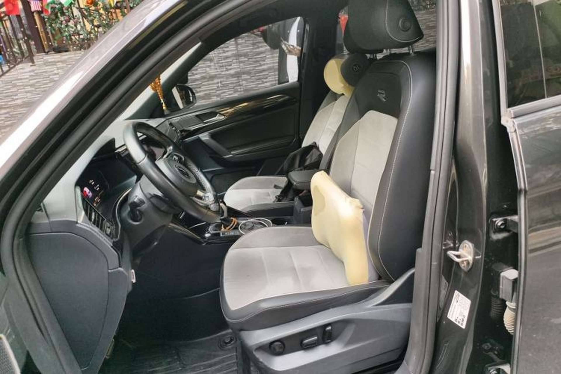 Used Volkswagen Tayron 2021 380TSI All-Wheel Drive R-Line Connected Version Left Front Seat