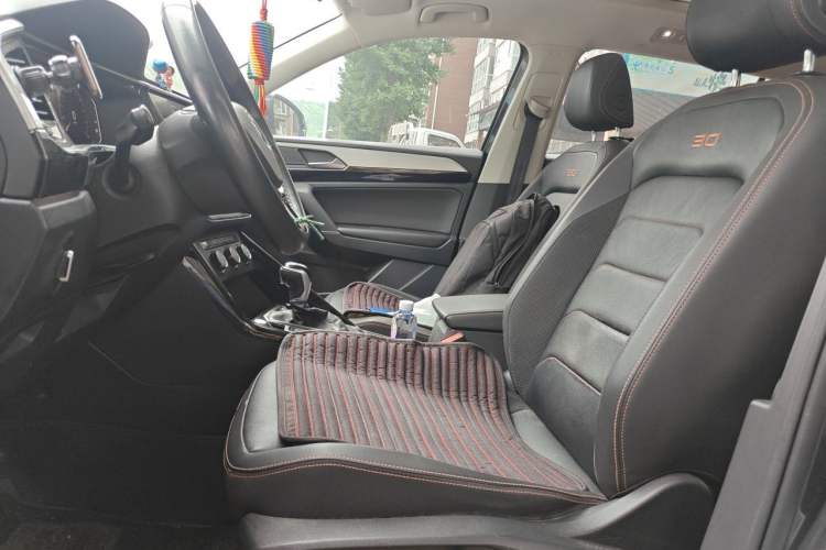 Used Volkswagen Tayron 2021 330TSI Two-Wheel Drive 30th Anniversary Edition Left Front Seat