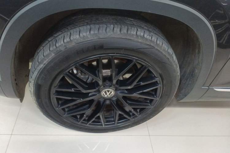 Used Volkswagen Tayron 2021 330TSI Two-Wheel-Drive 3rd Anniversary Limited Edition Left Front Wheel Hub