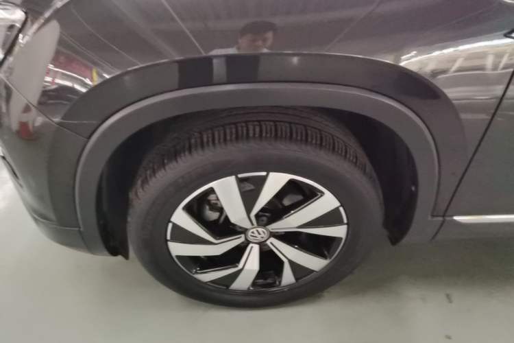 Used Volkswagen Tayron 2021 280TSI Two-Wheel Drive Luxury Smart Connectivity Version Left Front Wheel Hub