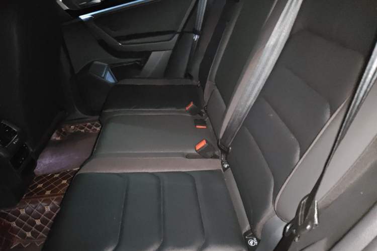 Used Volkswagen Tayron 2021 330TSI Two-Wheel-Drive 3rd Anniversary Limited Edition Left Rear Seat