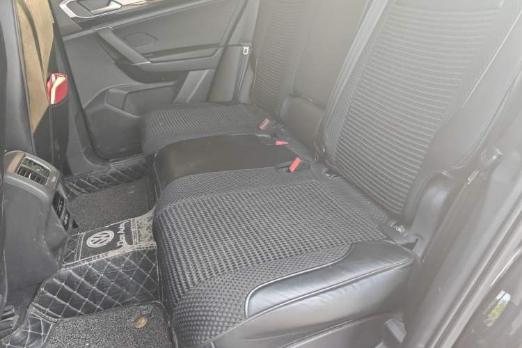 Used Volkswagen Tayron 2021 280TSI Two-Wheel Drive Luxury Smart Connectivity Version Left Rear Seat