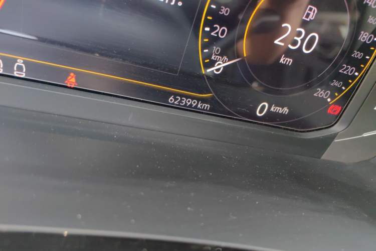 Used Volkswagen Tayron 2021 330TSI Two-Wheel Drive Luxury Smart Connectivity Version Odometer Close Up