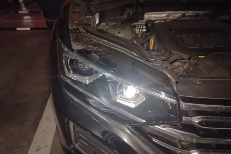 Used Volkswagen Tayron 2021 330TSI Two-Wheel Drive Luxury Smart Connectivity Version Right Front Headlight