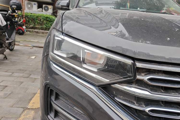 Used Volkswagen Tayron 2021 330TSI Two-Wheel Drive 30th Anniversary Edition Right Front Headlight