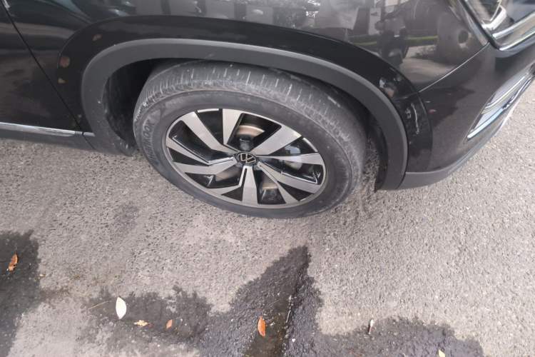 Used Volkswagen Tayron 2021 330TSI Two-Wheel-Drive 3rd Anniversary Limited Edition Right Front Wheel Hub