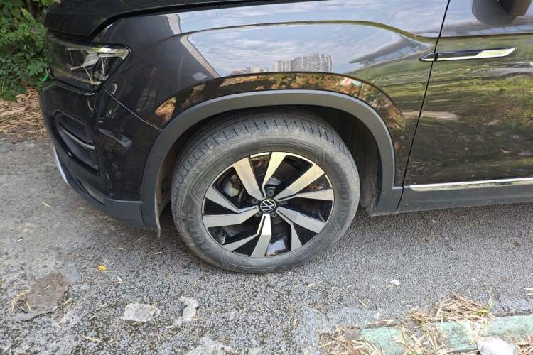 Used Volkswagen Tayron 2021 280TSI Two-Wheel Drive Luxury Smart Connectivity Version Right Front Wheel Hub