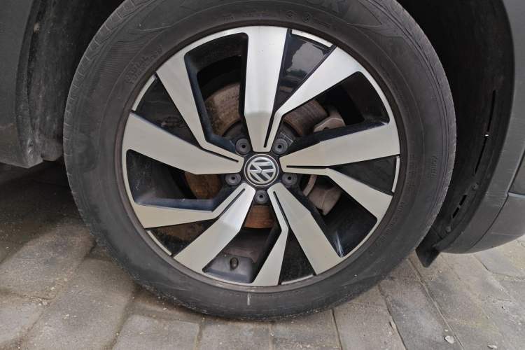 Used Volkswagen Tayron 2021 330TSI Two-Wheel Drive 30th Anniversary Edition Right Front Wheel Hub