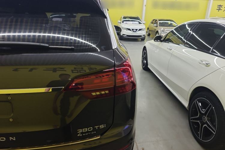 Used Volkswagen Tayron 2021 380TSI All-Wheel Drive R-Line Connected Version Right Rear Taillight