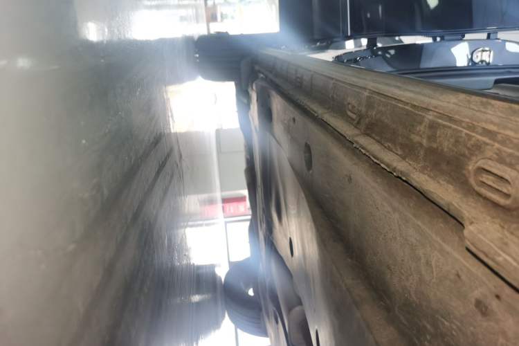 Used Volkswagen Tayron 2021 330TSI Two-Wheel Drive Luxury Smart Connectivity Version Right Side Sill