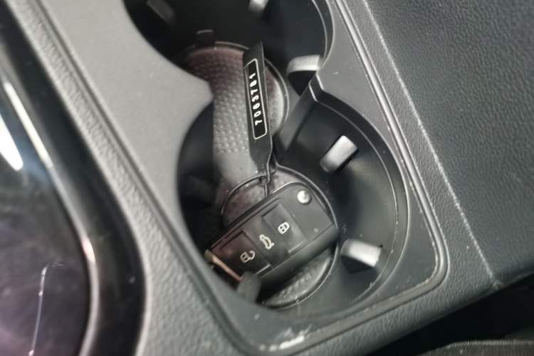 Used Volkswagen Tayron 2021 330TSI Two-Wheel Drive Luxury Smart Connectivity Version Vehicle Key
