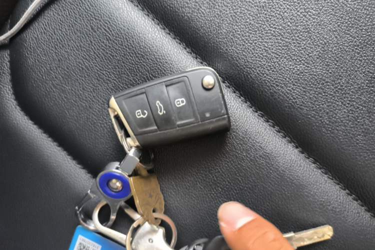Used Volkswagen Tayron 2021 330TSI Two-Wheel-Drive 3rd Anniversary Limited Edition Vehicle Key