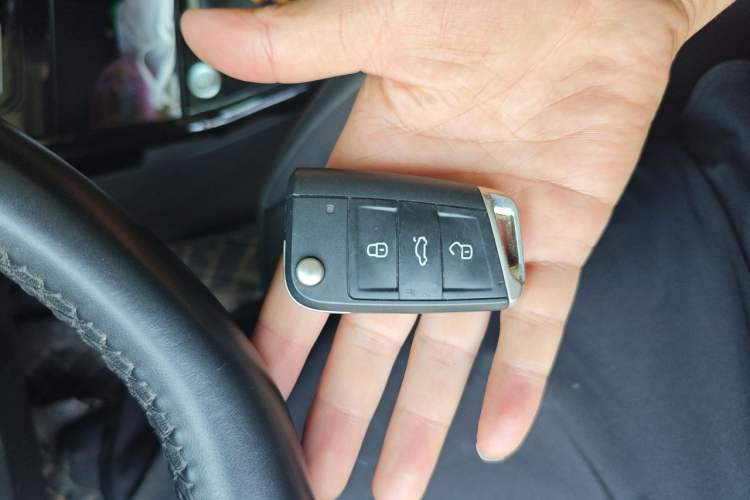 Used Volkswagen Tayron 2021 280TSI Two-Wheel Drive Luxury Smart Connectivity Version Vehicle Key