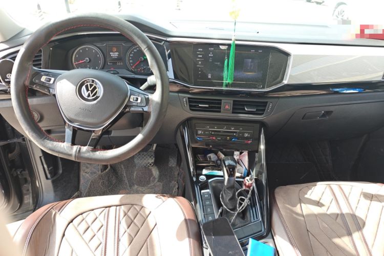 Used Volkswagen Tayron 2021 280TSI Two-Wheel Drive Luxury Smart Connectivity Version Center Console