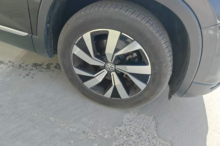 Used Volkswagen Tayron 2021 280TSI Two-Wheel Drive Luxury Smart Connectivity Version Right Front Wheel Hub
