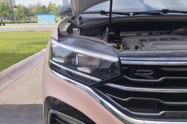 Used Volkswagen Tayron 2021 330TSI Two-Wheel-Drive 3rd Anniversary Limited Edition Plus Right Front Headlight