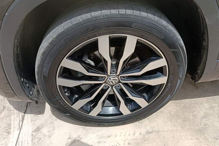 Used Volkswagen Tayron 2021 380TSI All-Wheel Drive R-Line Connected Version Left Front Wheel Hub