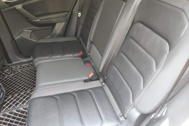 Used Volkswagen Tayron 2021 330TSI Two-Wheel-Drive 3rd Anniversary Limited Edition Left Rear Seat