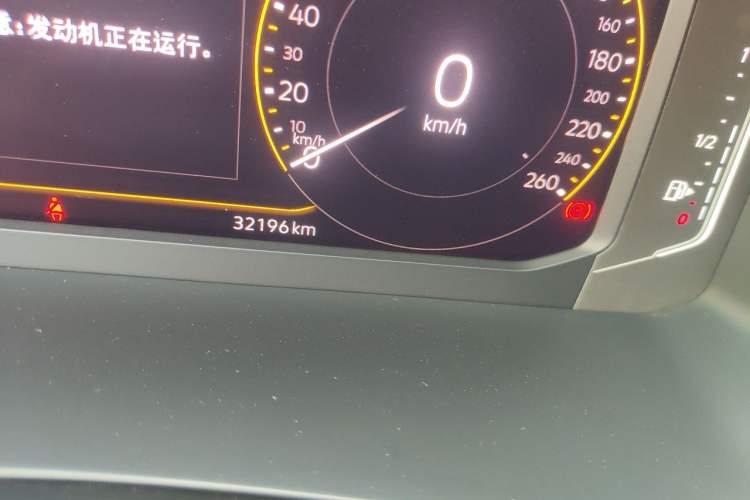 Used Volkswagen Tayron 2021 330TSI Two-Wheel-Drive 3rd Anniversary Limited Edition Odometer Close Up
