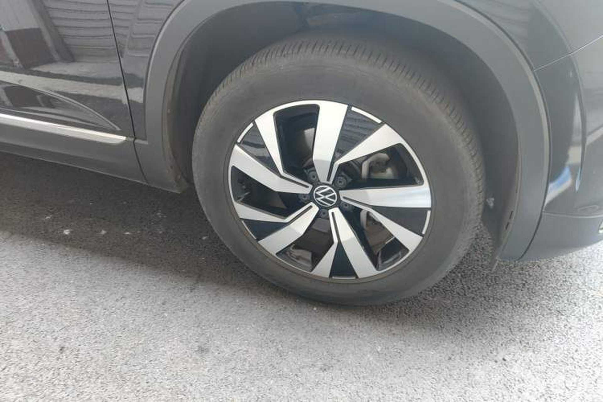 Used Volkswagen Tayron 2021 330TSI Two-Wheel-Drive 3rd Anniversary Limited Edition Right Front Wheel Hub