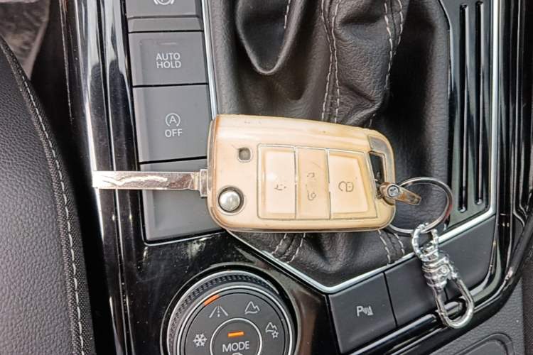 Used Volkswagen Tayron 2021 380TSI All-Wheel Drive R-Line Connected Version Vehicle Key
