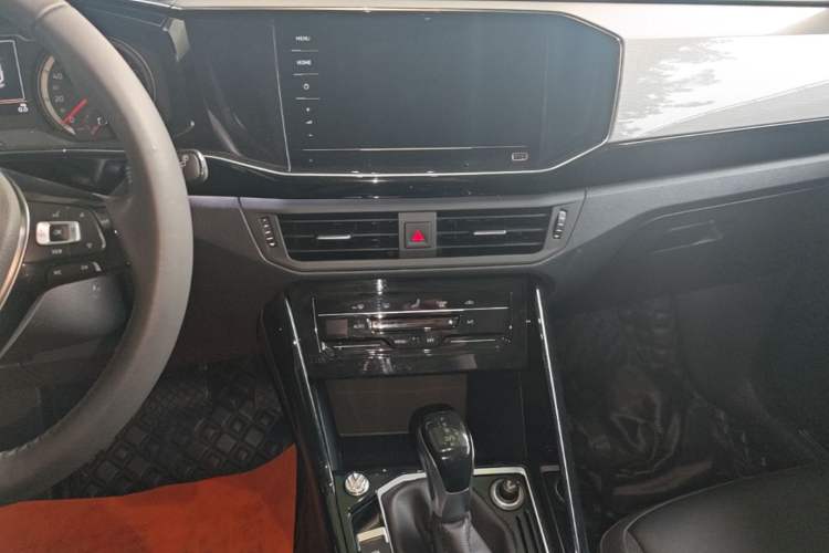 Used Volkswagen Tayron 2021 330TSI Two-Wheel Drive Luxury Smart Connectivity Version Audio And AC Panel