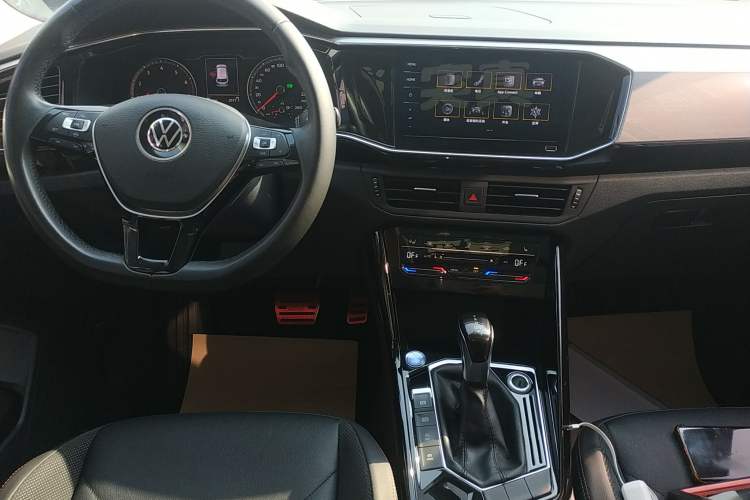 Used Volkswagen Tayron 2021 330TSI Two-Wheel Drive Luxury Smart Connectivity Version Audio And AC Panel
