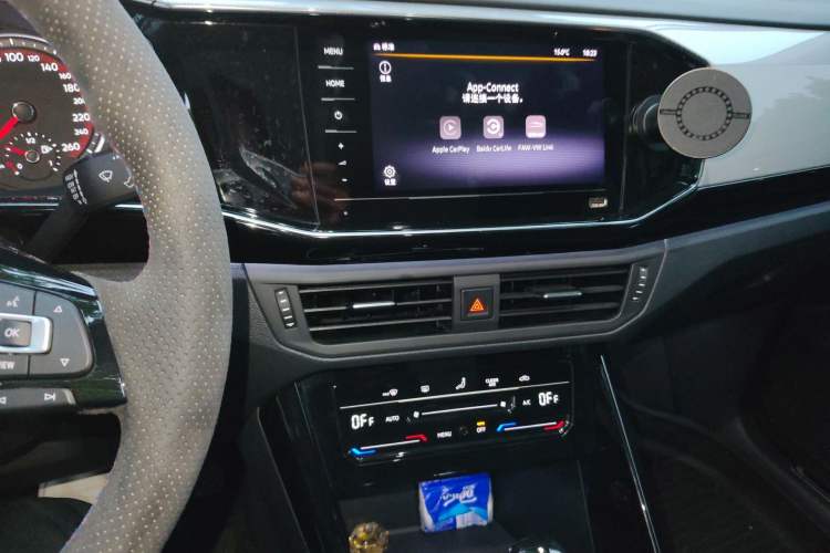 Used Volkswagen Tayron 2021 280TSI Two-Wheel Drive Luxury Smart Connectivity Version Audio And AC Panel