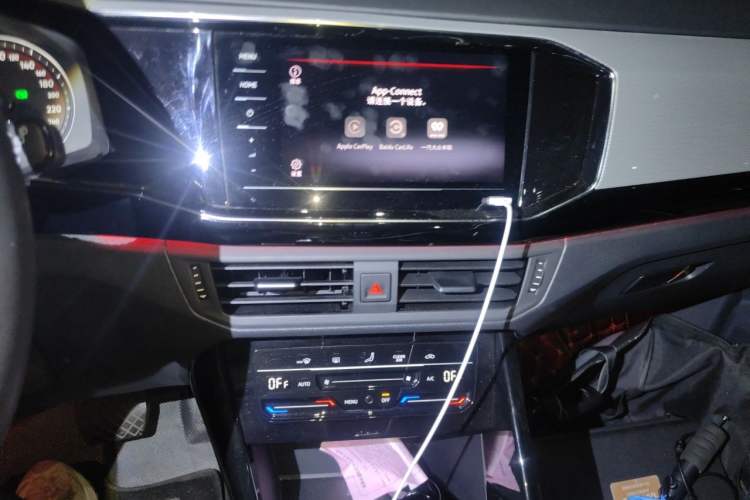 Used Volkswagen Tayron 2021 330TSI Two-Wheel Drive Luxury Smart Connectivity Version Audio And AC Panel