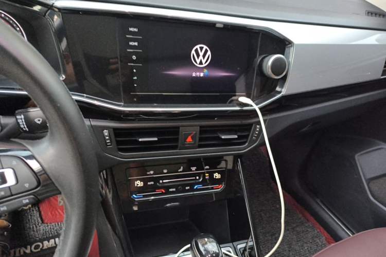 Used Volkswagen Tayron 2021 330TSI Two-Wheel Drive Luxury Smart Connectivity Version Audio And AC Panel