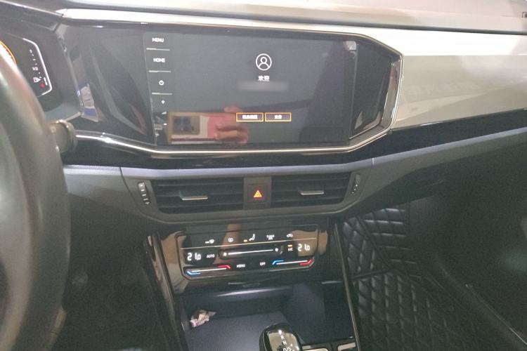 Used Volkswagen Tayron 2021 330TSI Two-Wheel Drive Luxury Smart Connectivity Version Audio And AC Panel