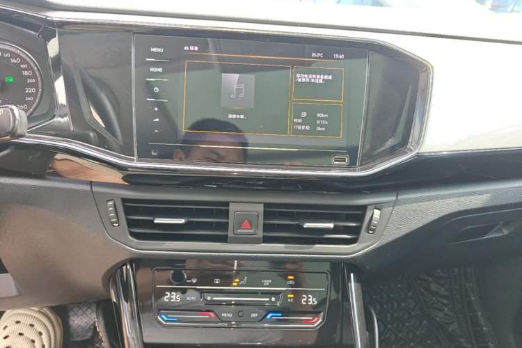 Used Volkswagen Tayron 2021 280TSI Two-Wheel Drive Luxury Smart Connectivity Version Audio And AC Panel