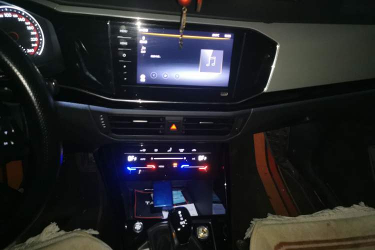 Used Volkswagen Tayron 2021 280TSI Two-Wheel Drive Luxury Smart Connectivity Version Audio And AC Panel