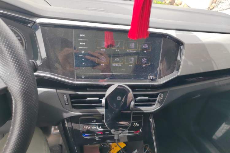 Used Volkswagen Tayron 2021 280TSI Two-Wheel Drive Luxury Smart Connectivity Version Audio And AC Panel