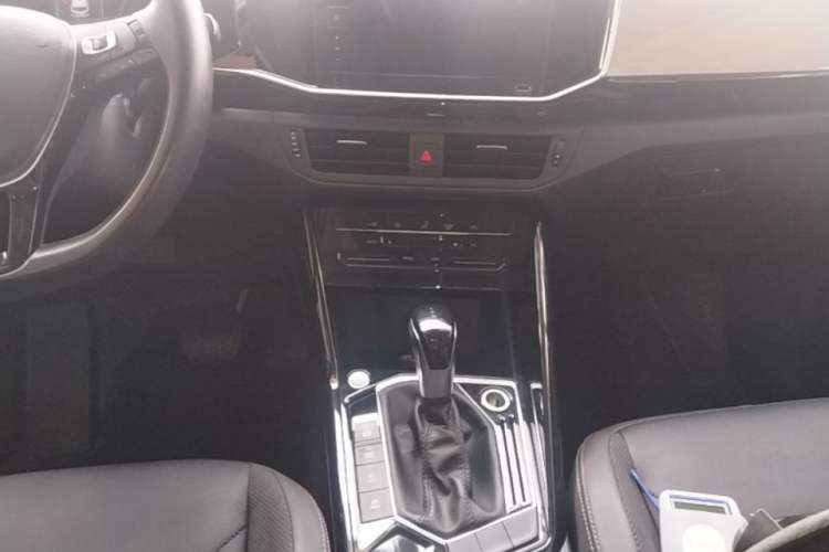 Used Volkswagen Tayron 2021 280TSI Two-Wheel Drive Luxury Smart Connectivity Version Audio And AC Panel
