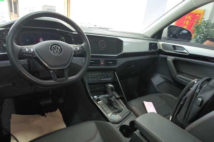 Used Volkswagen Tayron 2021 330TSI Two-Wheel Drive 30th Anniversary Edition Audio And AC Panel