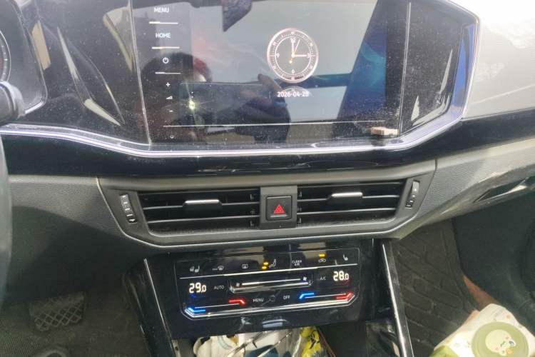 Used Volkswagen Tayron 2021 330TSI Two-Wheel Drive Luxury Smart Connectivity Version Audio And AC Panel