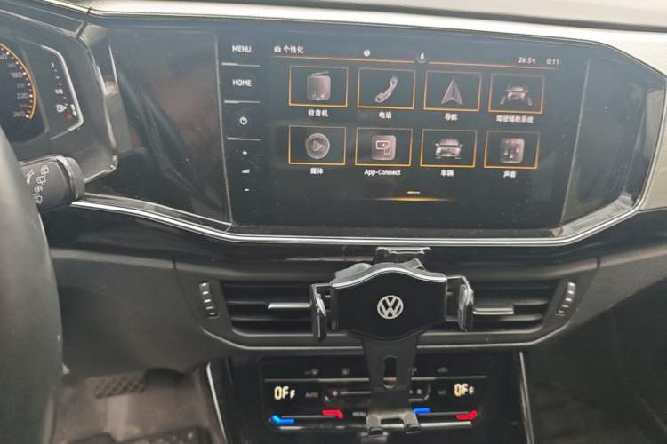 Used Volkswagen Tayron 2021 330TSI Two-Wheel-Drive 3rd Anniversary Limited Edition Audio And AC Panel