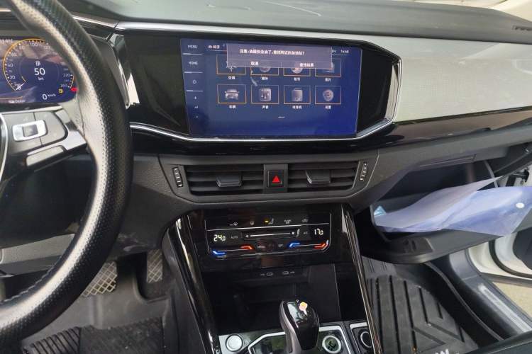 Used Volkswagen Tayron 2021 330TSI Two-Wheel-Drive 3rd Anniversary Limited Edition Audio And AC Panel