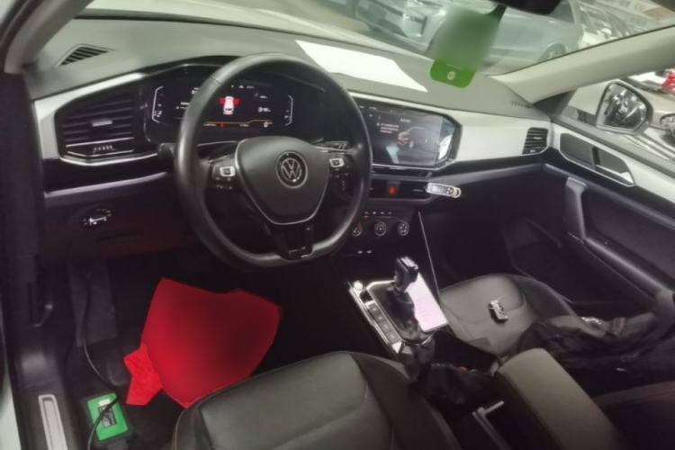 Used Volkswagen Tayron 2021 330TSI Two-Wheel Drive 30th Anniversary Edition Center Console