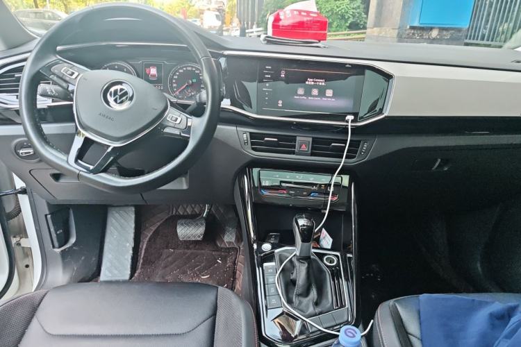 Used Volkswagen Tayron 2021 280TSI Two-Wheel Drive Luxury Smart Connectivity Version Center Console
