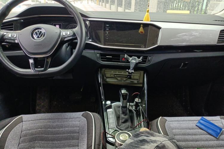 Used Volkswagen Tayron 2021 330TSI Two-Wheel Drive Luxury Smart Connectivity Version Center Console