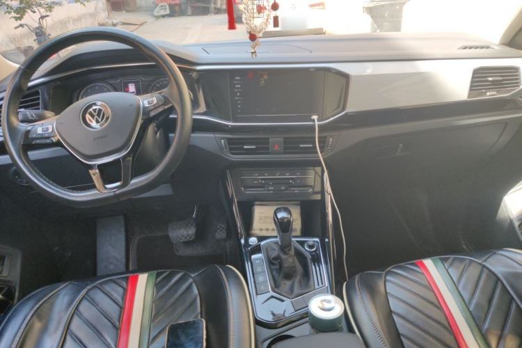 Used Volkswagen Tayron 2021 330TSI Two-Wheel Drive Luxury Smart Connectivity Version Center Console