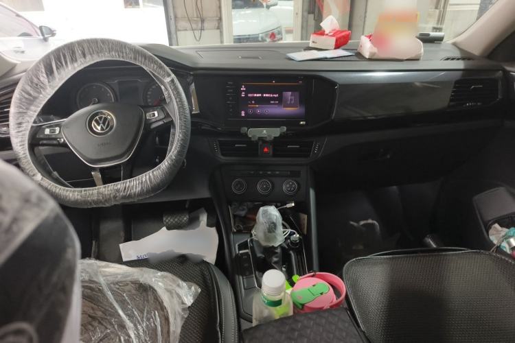 Used Volkswagen Tayron 2021 280TSI Two-Wheel Drive Comfort Connect Edition Center Console