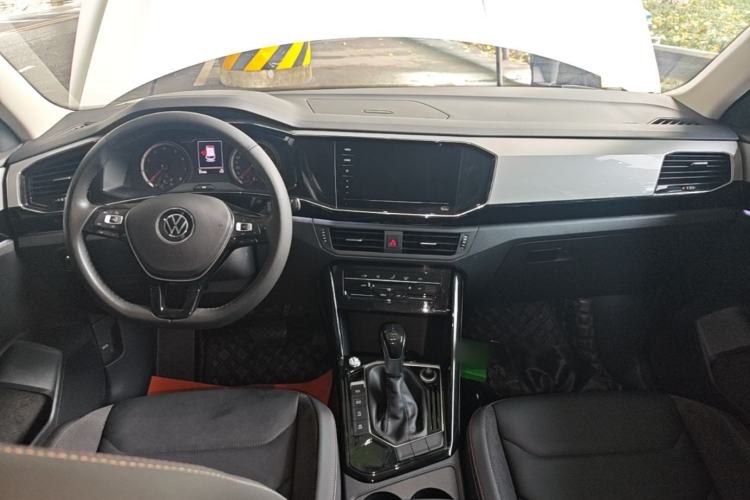 Used Volkswagen Tayron 2021 330TSI Two-Wheel Drive Luxury Smart Connectivity Version Center Console